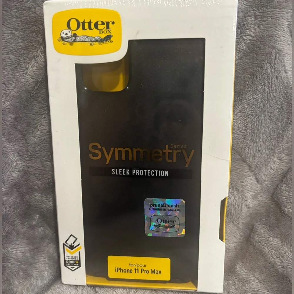 OtterBox Symmetry Series Case for iPhone 11 Pro Max - Black‎